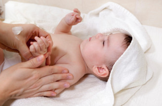 Aké chyby pri starostlivosti o pokožku novorodenca nerobiť?