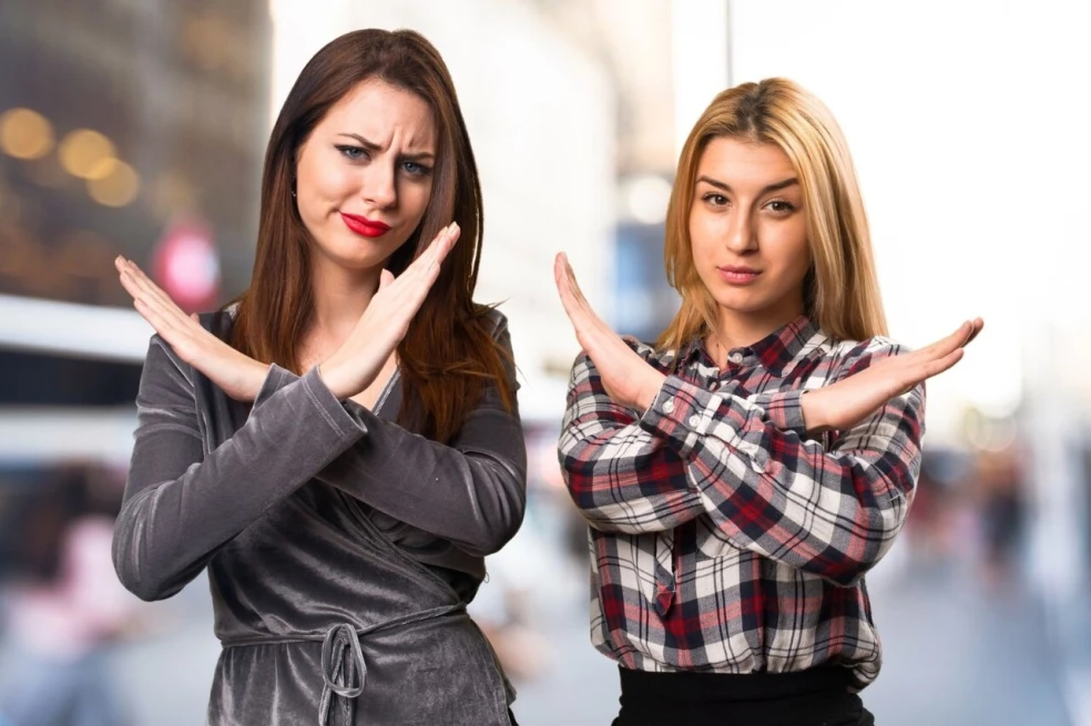 znaky toxického priateľstva