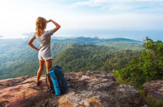 Čo si obliecť na turistiku? Sprievodca základnými outdoorovými potrebami