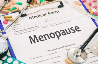 Lieky na menopauzu – pomôže hormonálna liečba, prírodné preparáty či homeopatiká?