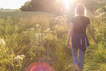 Meditácia v pohybe: Zistite, čo ponúka meditačná chôdza!