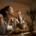 Mindful eating pre začiatočníkov: Jednoduchý návod, ako začať už dnes