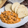 Recept na segedínsky guláš – tradičné jedlo, ktoré nikdy nesklame!
