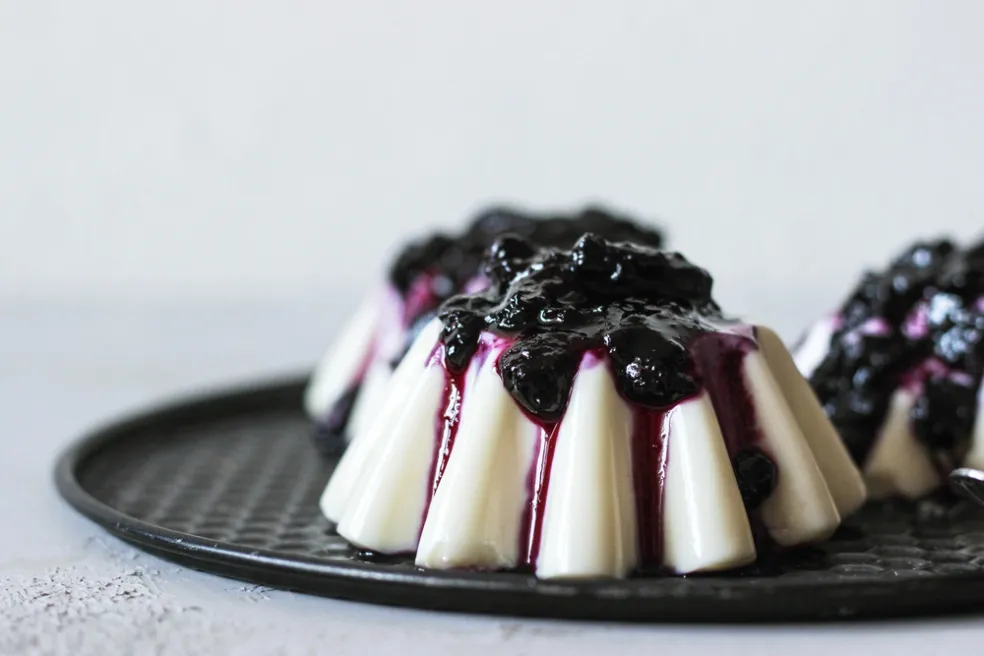 čučoriedková panna cotta