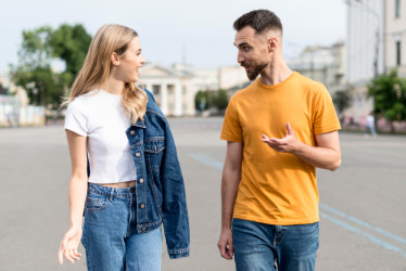 Prvý dojem rozhoduje: Ako zvoliť správnu úvodnú vetu pri zoznamovaní?