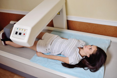 Denzitometria: Vyšetrenie hustoty kostí, ktoré môže zachrániť zdravie