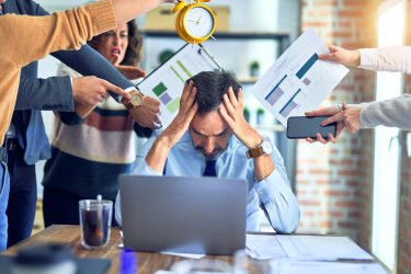 Stres a jeho príznaky – 10 spôsobov, ako sa môže prejaviť nadmiera stresu