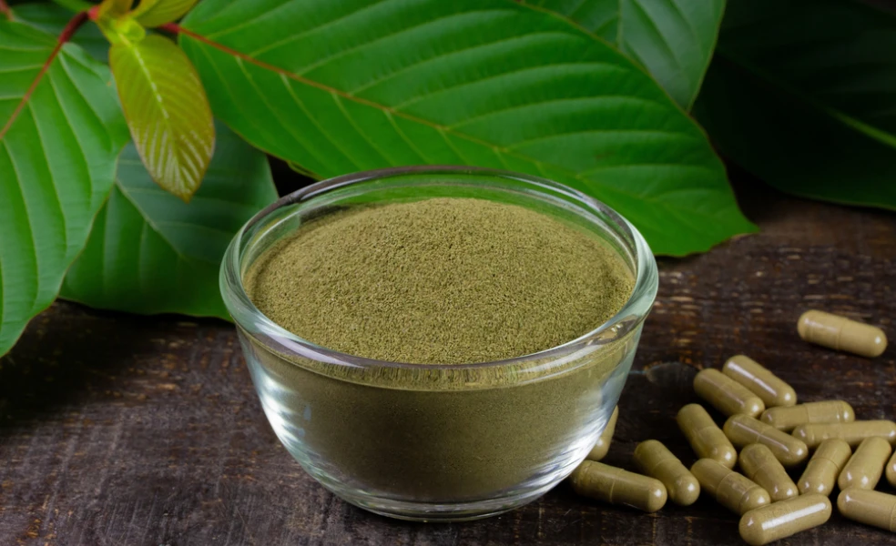 účinky a legálnosť kratomu