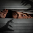 Paranoidná porucha osobnosti: Ako ju rozoznať a čo s ňou robiť?