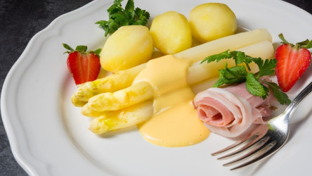 Biela špargľa – ako ju správne pripraviť? Máme TOP tipy a recepty!