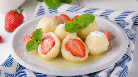 Tvarohové guľky s jahodami - recept ako od babičky!