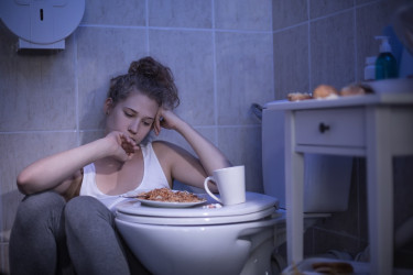 Bulímia – aké sú hlavné príznaky tejto poruchy príjmu potravy?