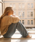 Nie si introvert ani extrovert? Prečítaj si, prečo sa v roku 2025 všetci stávame otrovertmi