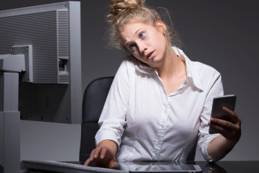 Neviete sa odpojiť od práce? Zistite, prečo je to dôležité a ako na to!