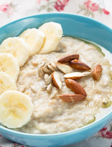 Tip na zdravé raňajky – fermentovaná ovsená kaša. Aké má účinky a ako ju pripraviť?