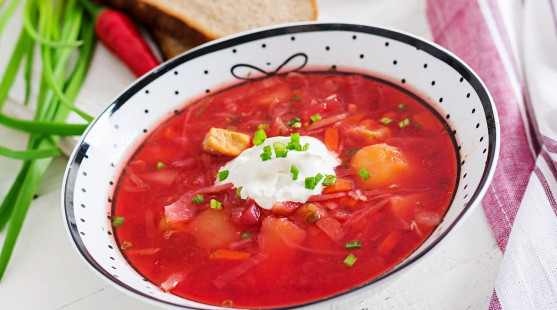 Zeleninový boršč s fazuľou – TOP jesenná polievka na zahriatie i zasýtenie