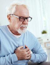 Endokarditída: Aké sú príznaky, liečba a prevencia zápalu srdcovej výstelky?