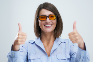 Okuliare proti modrému svetlu – na čo sú dobré a kto by ich mal používať?