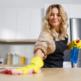 8 domácich trikov, ktoré vám ušetria čas či peniaze – pre efektívnejšiu domácnosť
