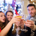 Zdravotné nástrahy Silvestra: Pozor na tieto problémy, ktoré razom pokazia novoročné oslavy