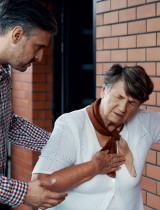 Pľúcna fibróza skracuje život pacientov. Aké sú príčiny a príznaky?