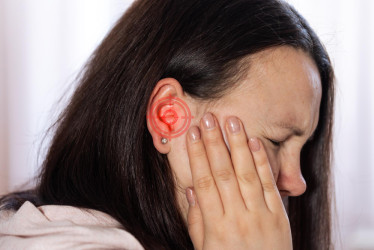Zápal vonkajšieho ucha bolí viac, než by ste čakali. Ako mu predísť?