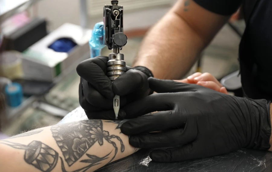 zdravotné riziká spojené s tetovaním