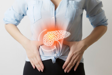 Tieto príznaky zápalu pankreasu neignorujte! Čo je jeho príčinou?