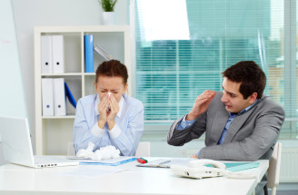 Chodenie do práce s chorobou: Prečo to robíme a čo tým riskujeme nielen z hľadiska zdravia