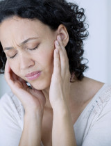 Aké sú príznaky zápalu stredného ucha? Tieto ťažkosti neignorujte!