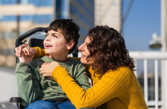 Detská mozgová obrna: Aké príznaky môžu upozorňovať na DMO a aké sú možnosti liečby?