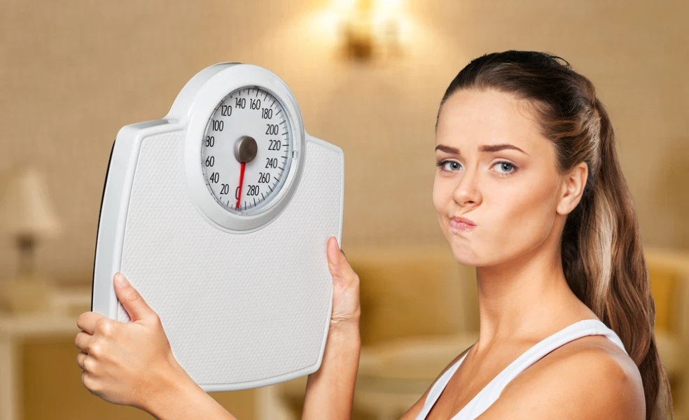 žena rieši priberanie bez zmeny stravy hormóny stres spánok