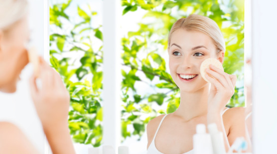 Ako upraviť skincare na jar: Čo vyradiť a čo pridať, aby pleť ožila