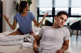 Prečo sa v lete viac hádame? Psychológovia upozorňujú na vplyv horúčav na náladu
